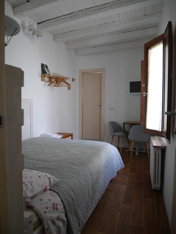 4 Camere A Trani Extérieur photo