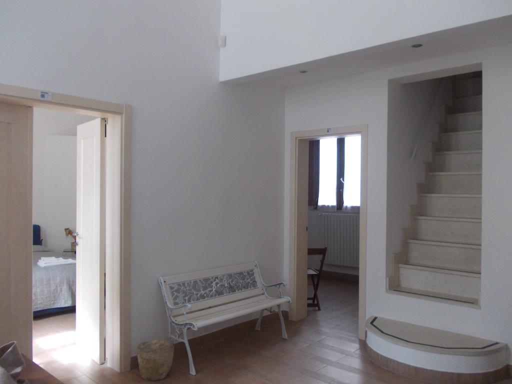 4 Camere A Trani Extérieur photo