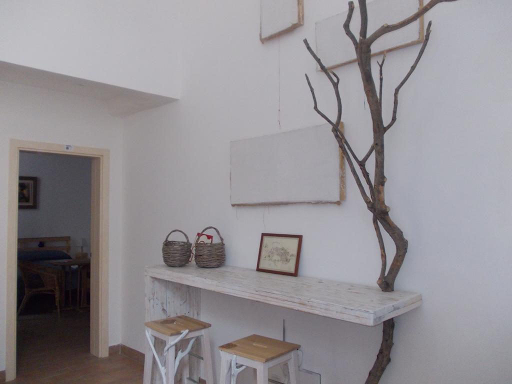 4 Camere A Trani Extérieur photo